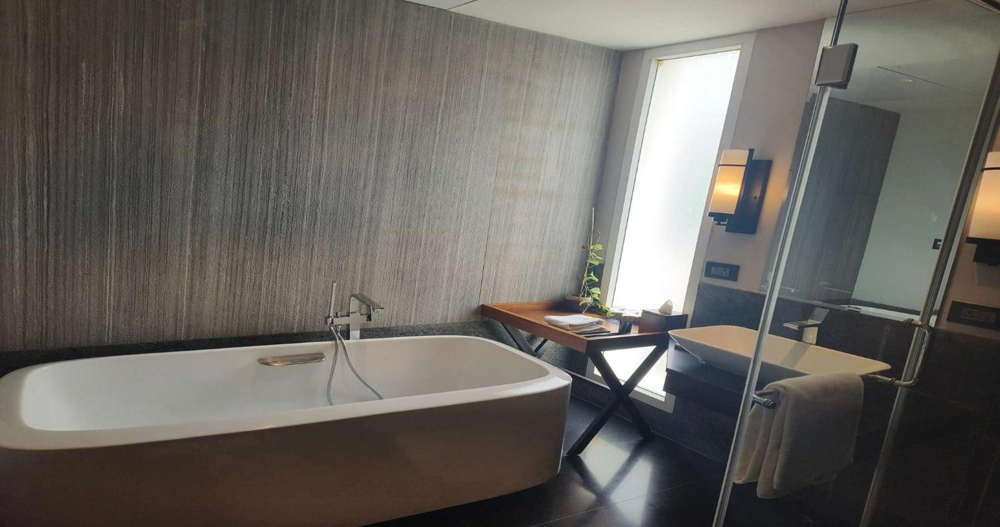 The Golkonda Resort And Spa 하이데라바드 외부 사진