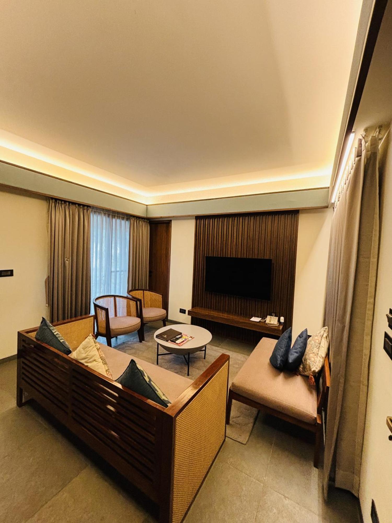 The Golkonda Resort And Spa 하이데라바드 외부 사진